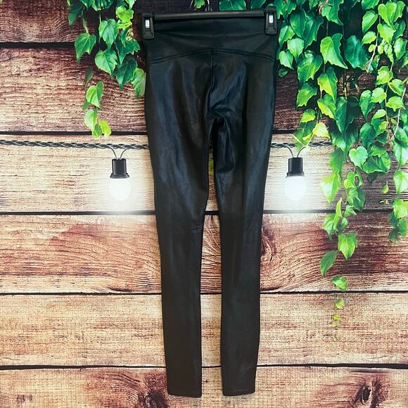 Spanx Faux Leather Leggings Pull On Stretchy Compression High Waist Black Small - Picture 4 of 4